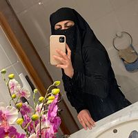 Mia Niqab avatar