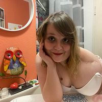 OneArmGirl avatar