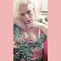 amorous auntie Amy avatar